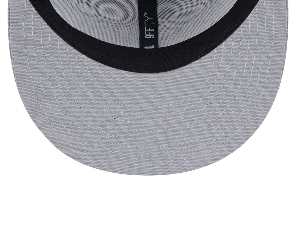 Batman DC Comics New Era Men Grey 9Fifty Trucker Snapback product image 7, provided for visual reference and product detail