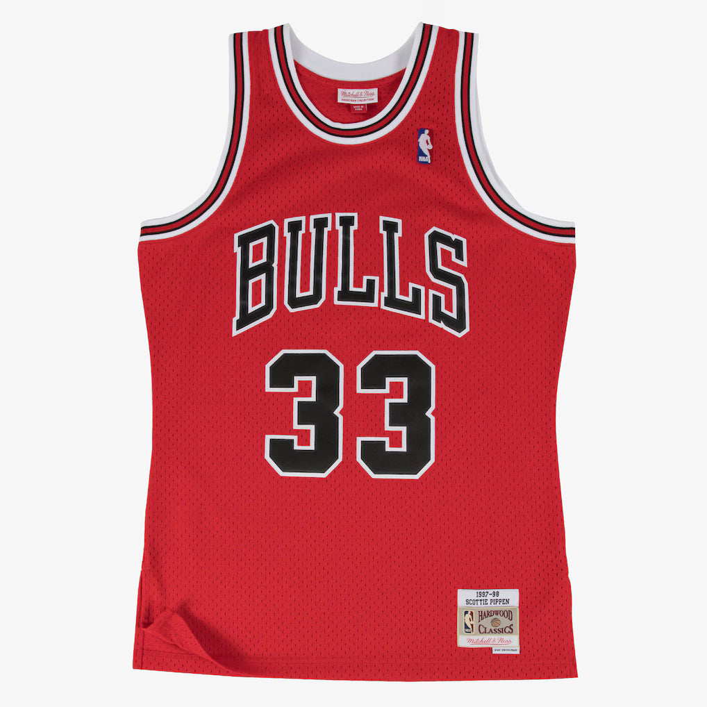 Mens Chicago Bulls Scottie Pippen Mitchell & Ness Red 1997-98 Hardwood Classics Swingman Jersey product image 2, provided