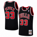 Chicago Bulls Scottie Pippen Mitchell & Ness Black 1997-98 Hardwood Classics Swingman Jersey for Men product image 1,