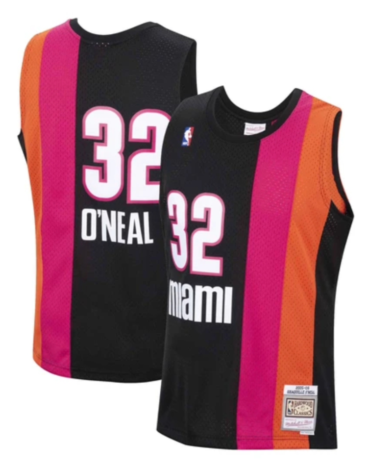 Shaquille O'Neal Miami Heat Mitchell & Ness NBA 2005-06 Black Alternate Throwback Swingman Jersey for Men product image 1,