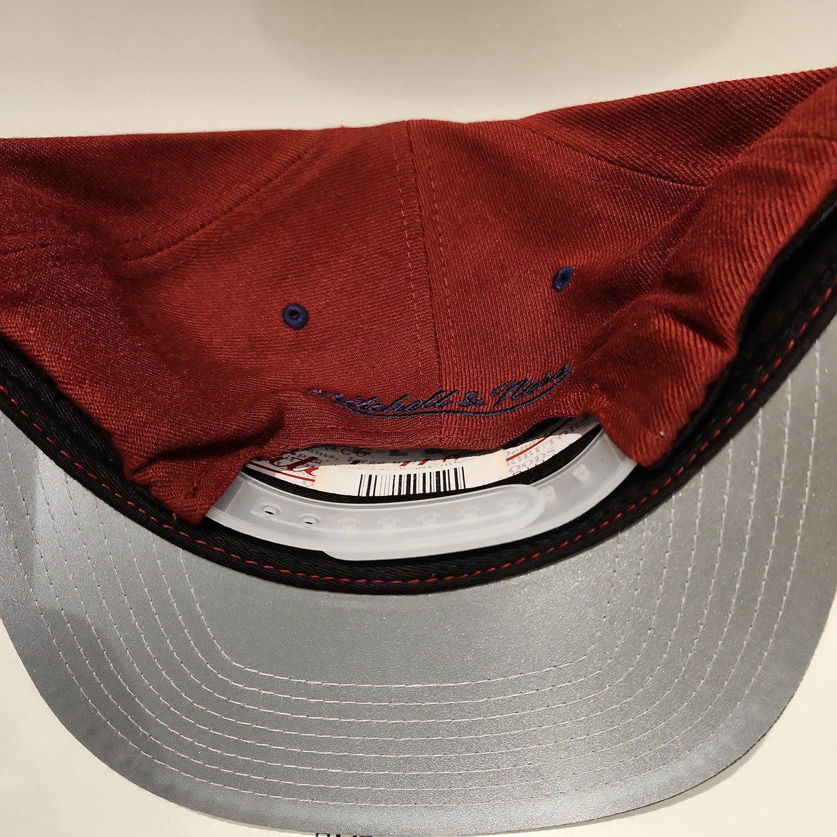 Cleveland Cavaliers NBA Mitchell & Ness Men Burgundy XL Reflective Two Tone Snapback product image 2, provided for visual