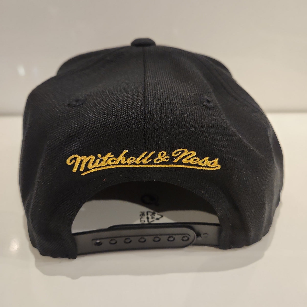 Los Angeles Lakers NBA Mitchell & Ness Men Black Gold Logo Snapback product image 3, provided for visual reference and