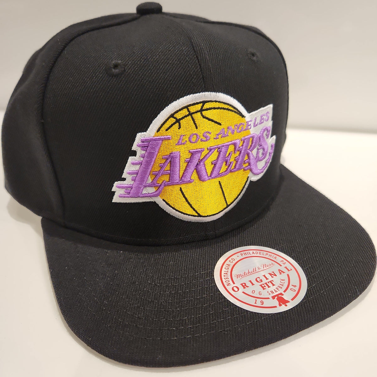 Los Angeles Lakers NBA Mitchell & Ness Men Black Patch Overload Snapback product image 1, provided for visual reference and
