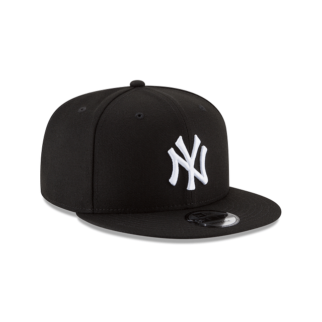 New York Yankees MLB New Era Men 9Fifty Black/White Basic Snapback product image 4, provided for visual reference and