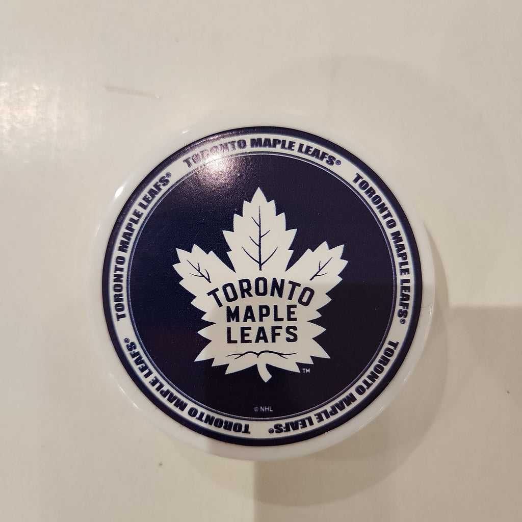 Toronto Maple Leafs NHL Magnetic Bottle Cap Opener product image 2, provided for visual reference and product detail review