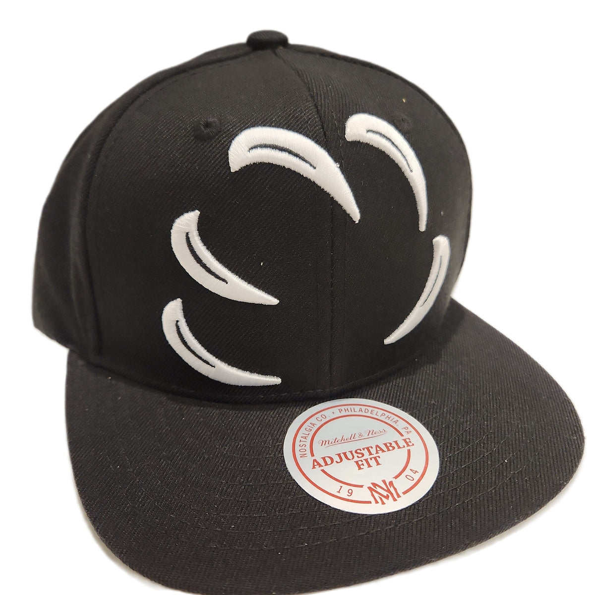 Vancouver Grizzlies NBA Mitchell & Ness Men Black Negative Space Snapback product image 1, provided for visual reference and